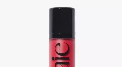 The Enduring Appeal of Red Blush: A Guide to Achieving a Radiant Glow